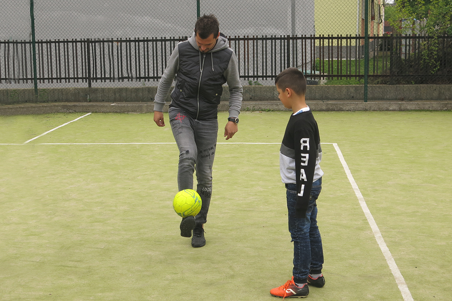 DD - futbalista s chlapcom